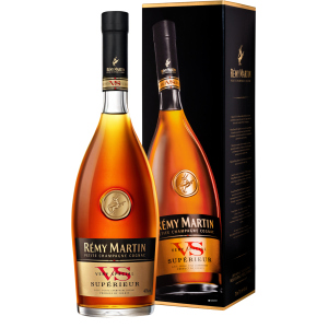 Коньяк Remy Martin Superieur VS0.7 л 40% у подарунковій упаковці (3024480007462) надійний